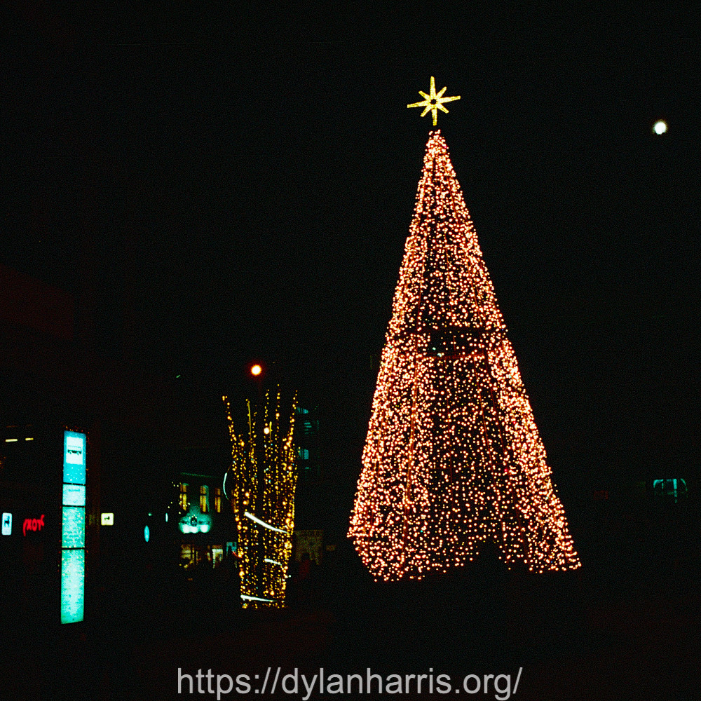 image: This is ‘christmas lights (iii) 3’.