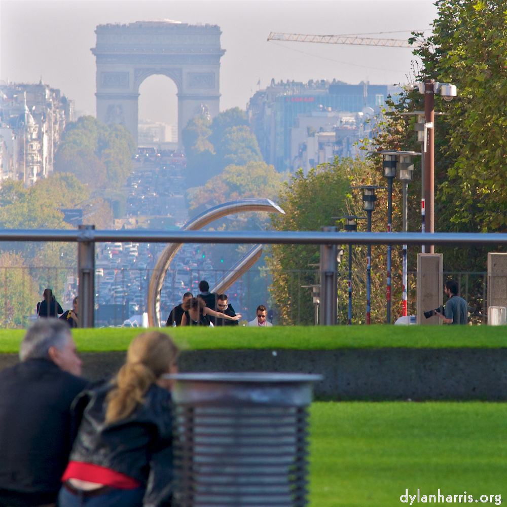 image: This is ‘la défense (iv) 6’.