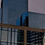 image: Image from the photoset ‘la défense (i)’.