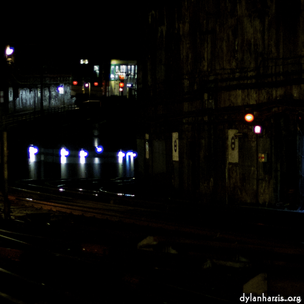 Image: Image 'metro (iv) 1'.