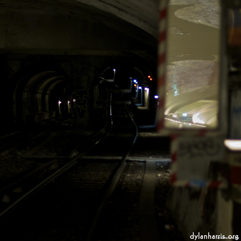 Image: Image 'metro (iv) 5'.