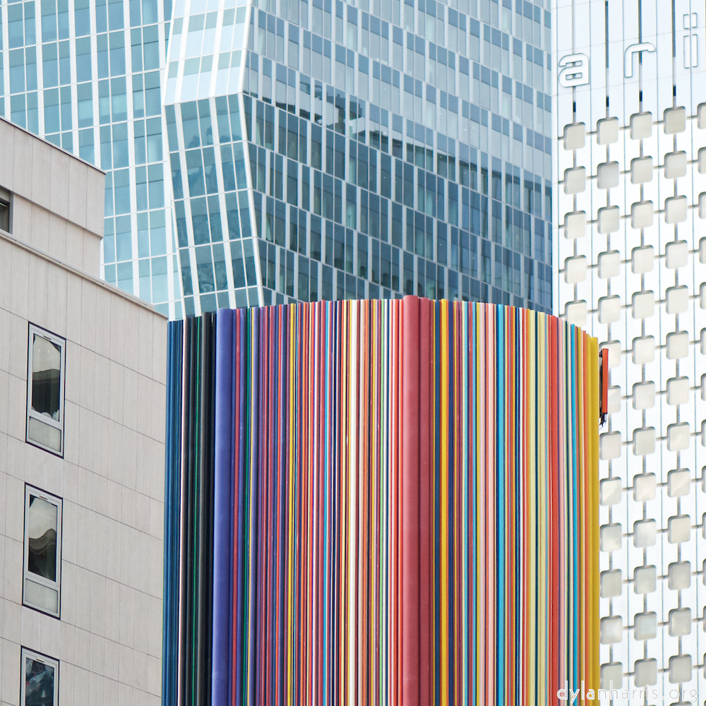 image: This is ‘la défense (l) 5’.