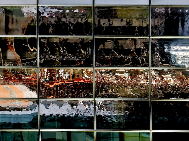 image: This is ‘la ville–lumière, part 3’.