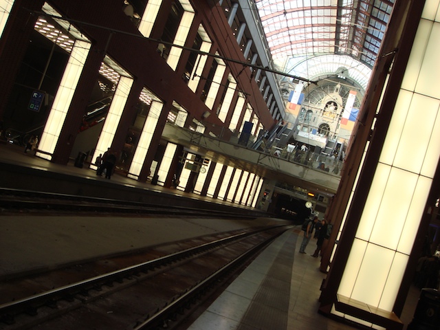 image: Antwerpen Centraal Cafe