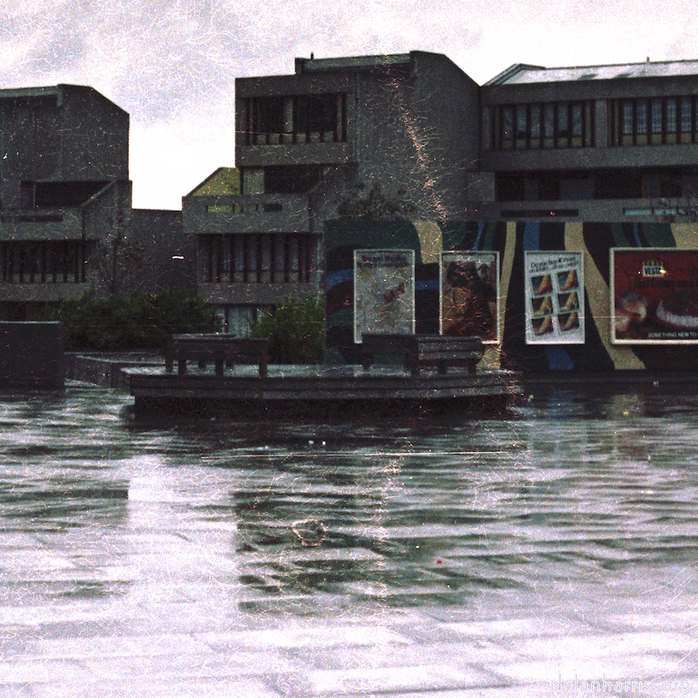 Image 'thamesmead (i) 4'.